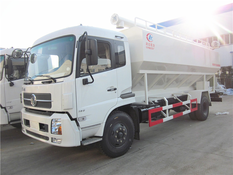 散裝<a href=http://m.wangbaomu.cn/siliaoche/ target=_blank class=infotextkey>飼料車</a>圖片展示