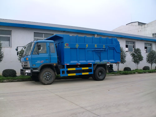 客戶定購(gòu)的東風(fēng)145對(duì)接式垃圾車