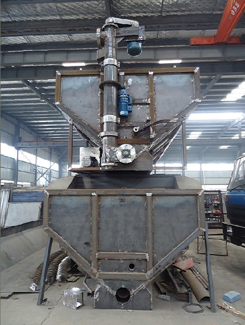 正在生產中的散裝<a href=http://m.wangbaomu.cn/siliaoche/ target=_blank class=infotextkey>飼料車</a>罐體