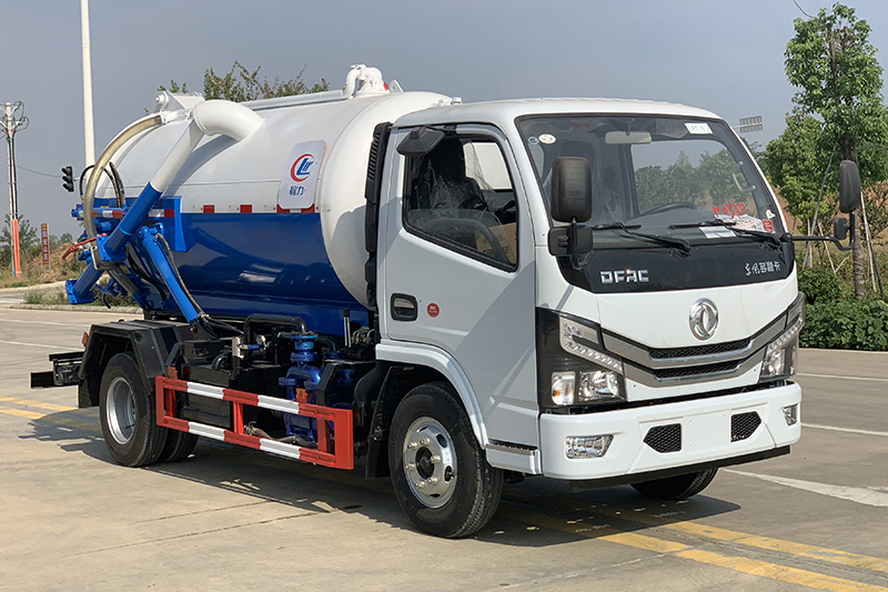 小多利卡國(guó)六 5方 吸污車(chē)